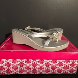 Nina silver wedges